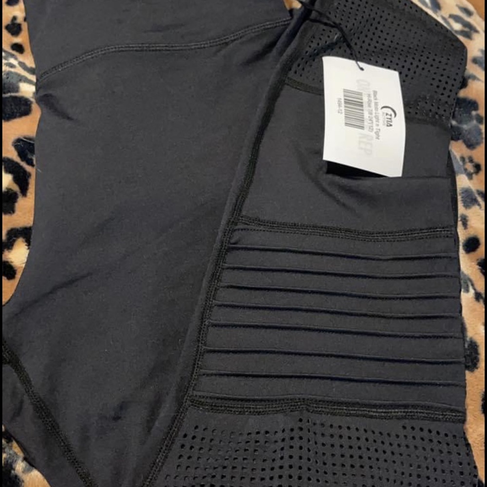 black moto light n tight hi-rise 7/8 24”